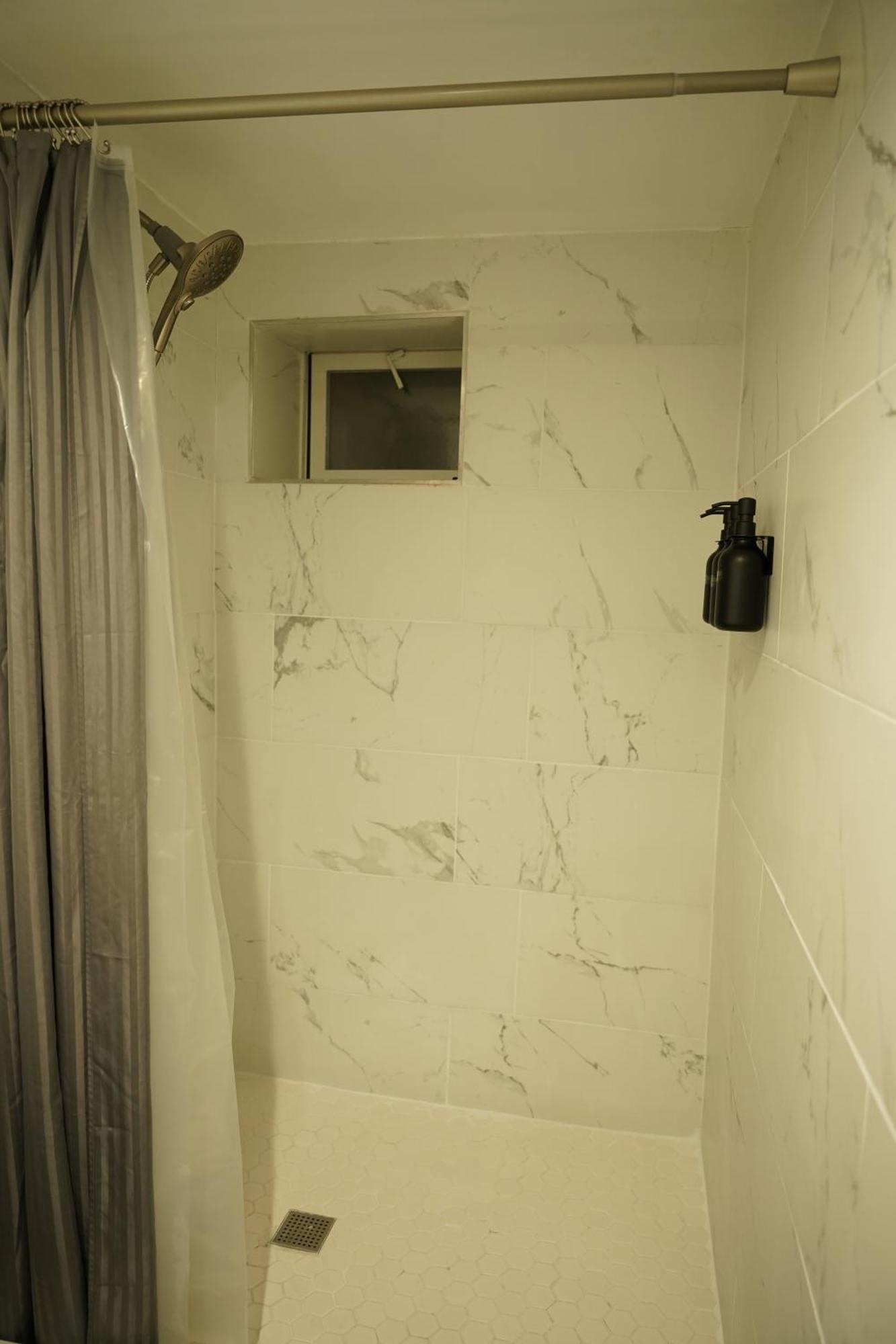 Cozy 2 Bedroom In A Lovely Forest Hills Neighborhood 纽约 外观 照片