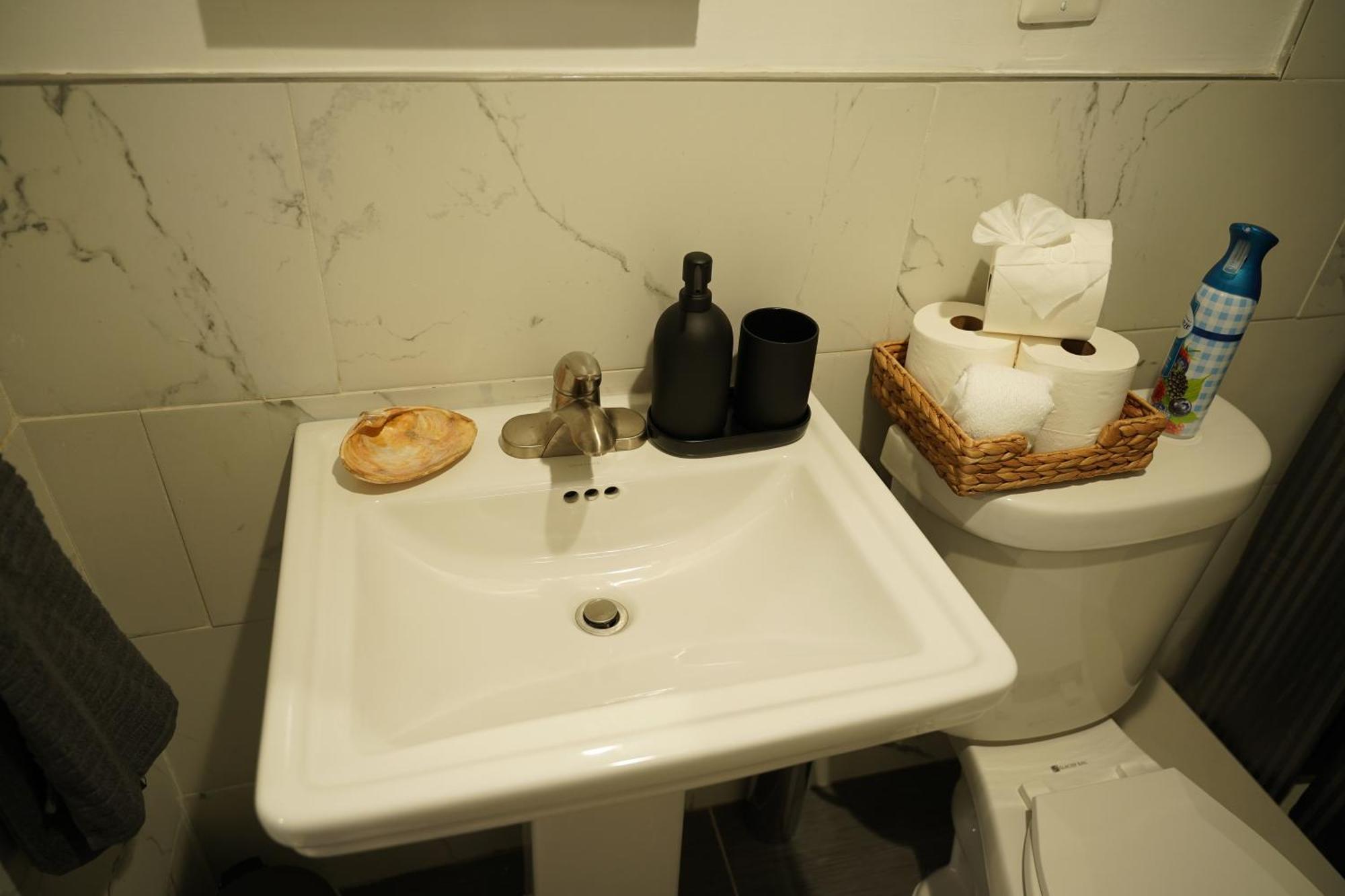 Cozy 2 Bedroom In A Lovely Forest Hills Neighborhood 纽约 外观 照片